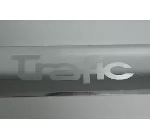 Накладка над номером TRAFIC (дверь ляда) на Renault Trafic 2001-> — Турция